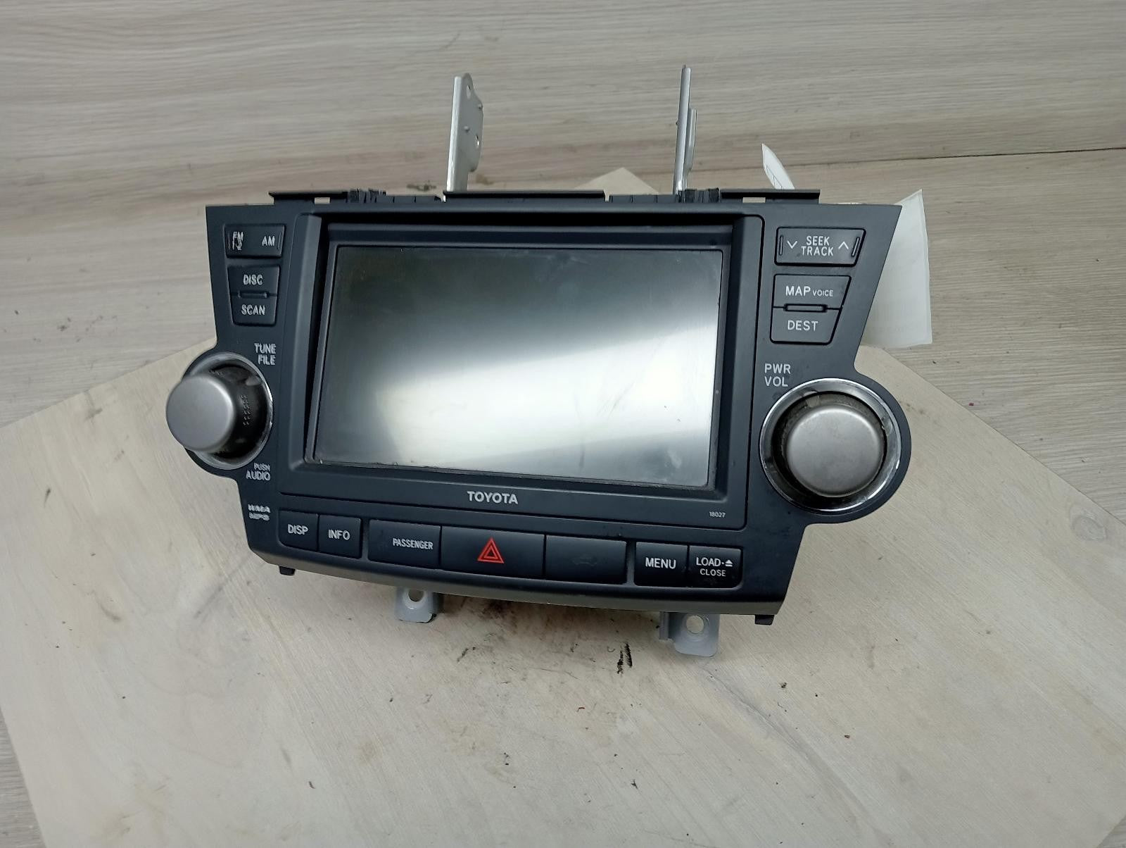 TOYOTA KLUGER STEREO/HEAD UNIT SAT NAV HEAD UNIT (P/N ON FACE 18027), GSU40GSU4