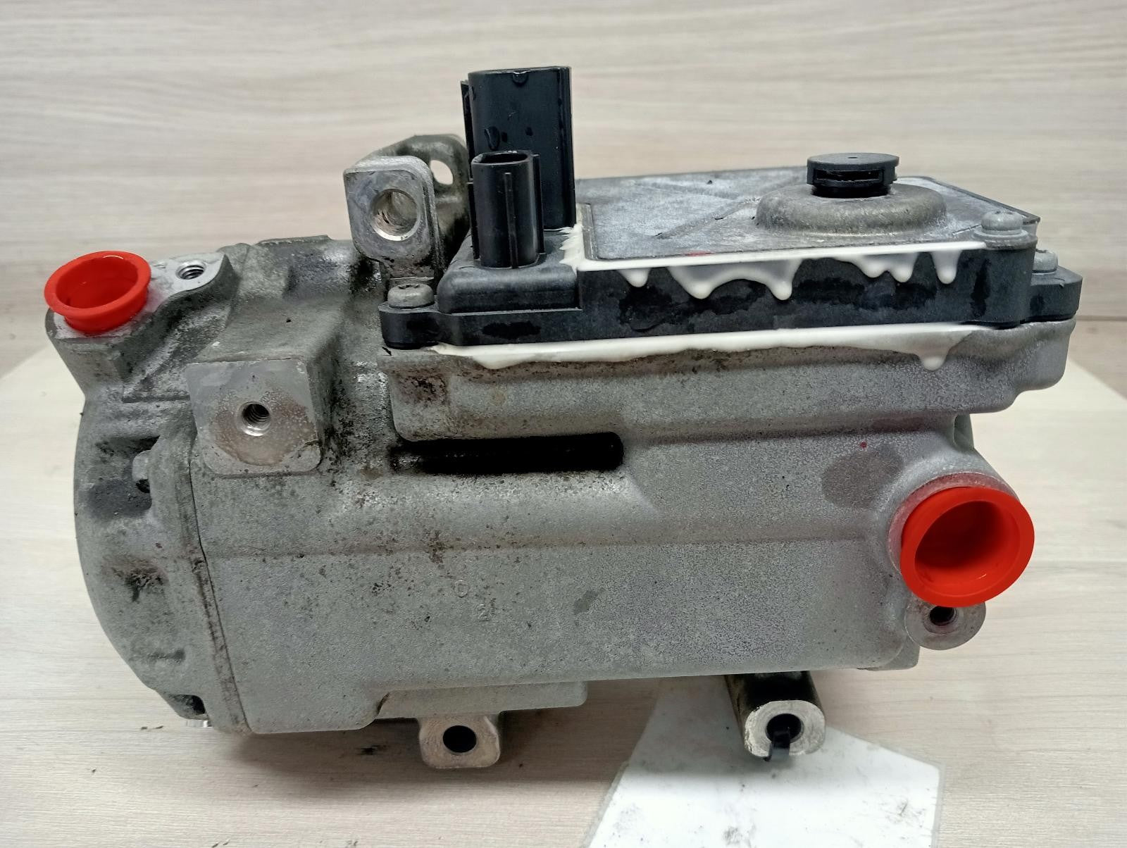 TOYOTA CAMRY A/C COMPRESSOR AHV40, HYBRID, 12/0911/11 2011