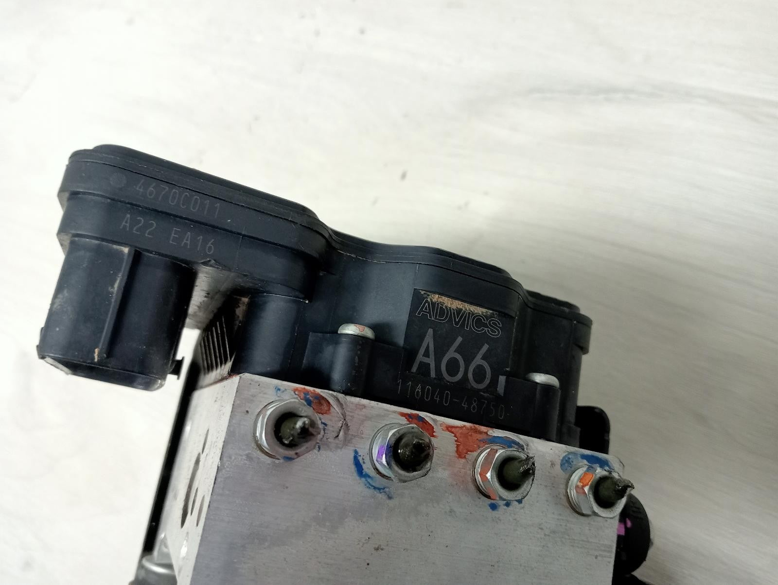 8943846