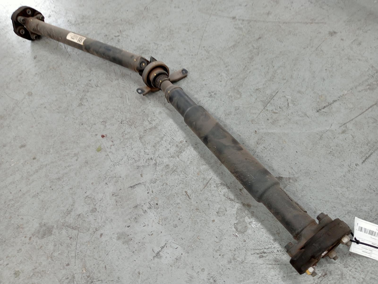 HOLDEN COMMODORE Rear Prop Shaft SEDAN, 6.0, AUTO T/M, VF, 05/1312/17 2015
