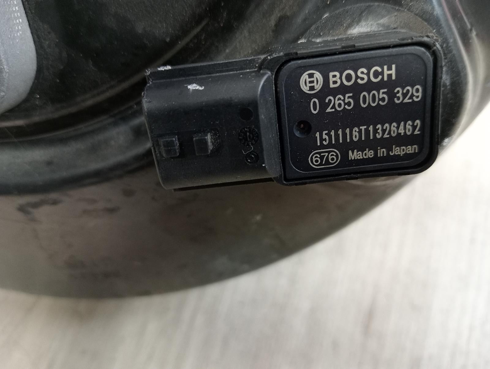8943861