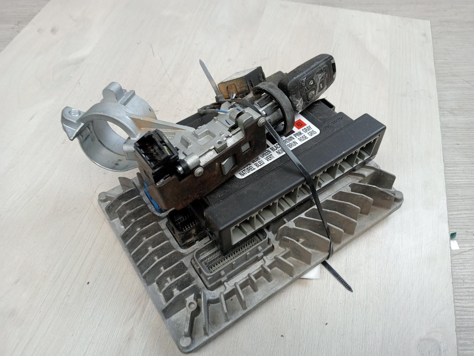 8920285