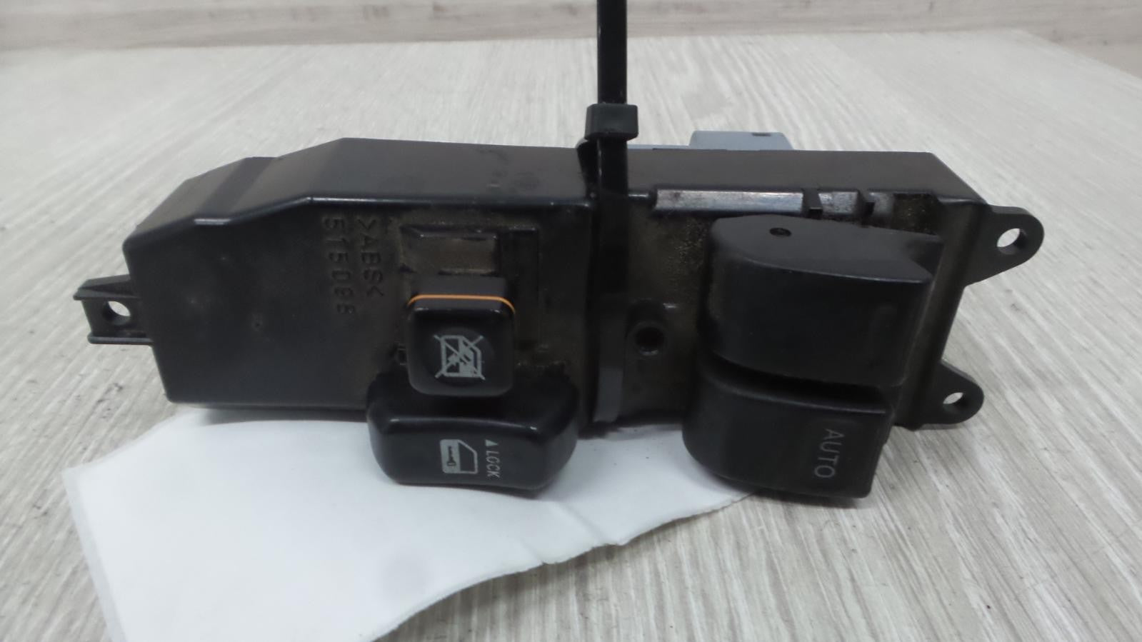 TOYOTA HIACE POWER WINDOW SWITCH RH FRONT (MASTER SWITCH), TRH/KDH, 03/0502/14