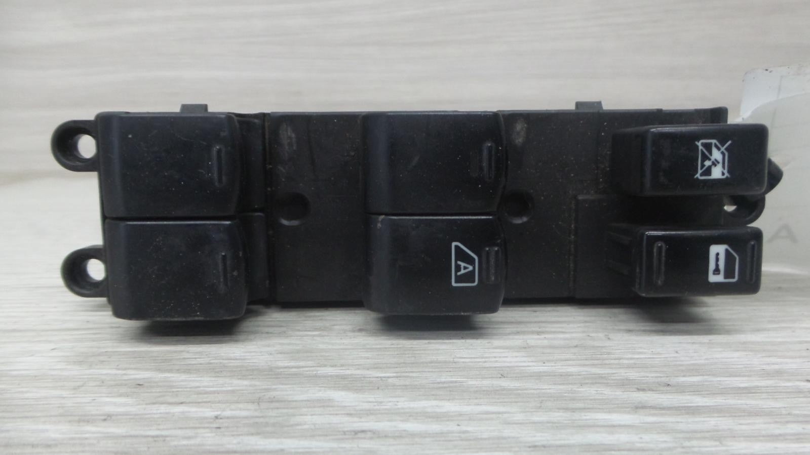 SUBARU FORESTER POWER WINDOW SWITCH RH FRONT (MASTER SWITCH), F08, 02/0812/11 2