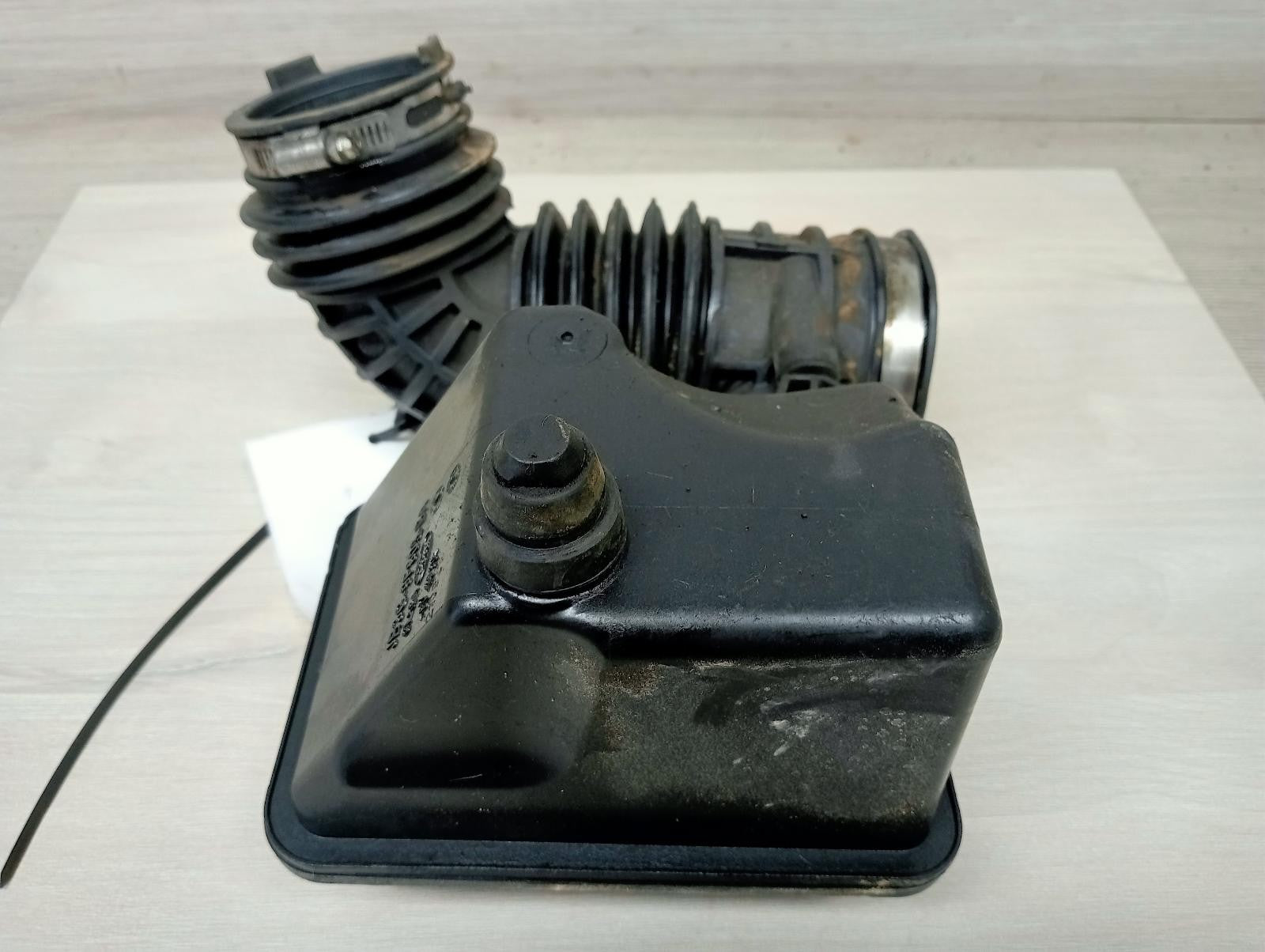 8922129
