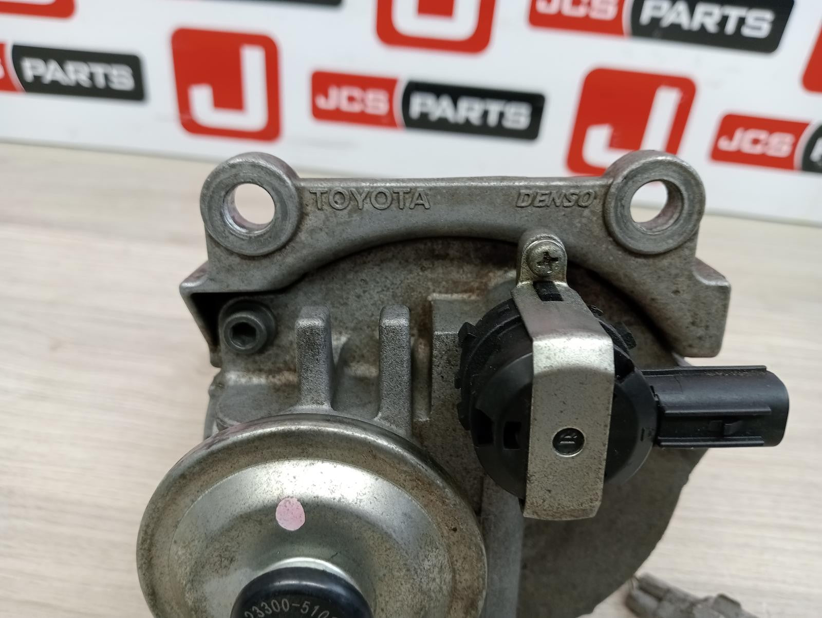 8976658