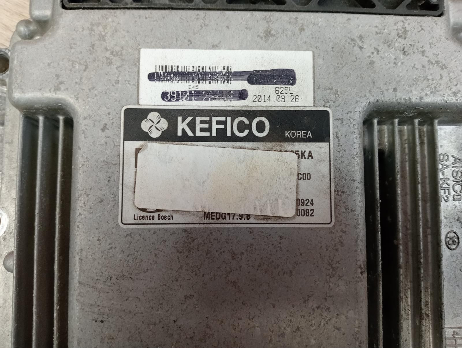 8947077