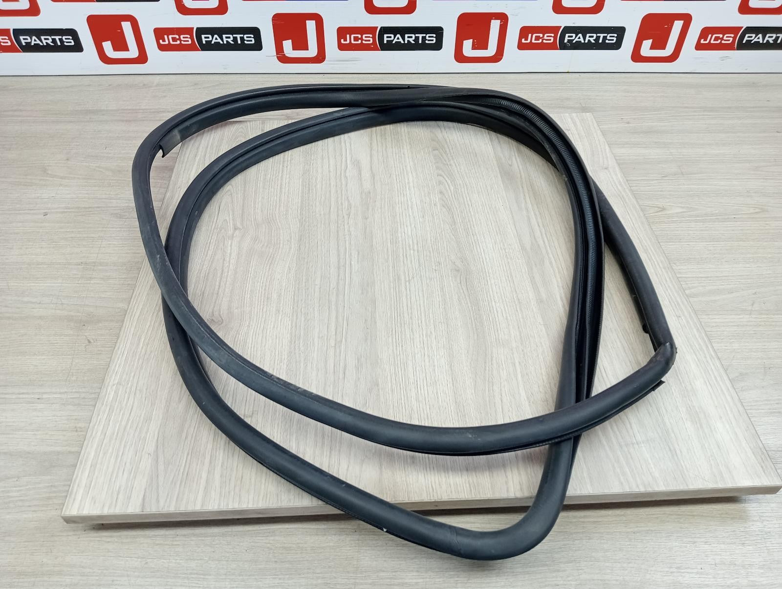 8976661