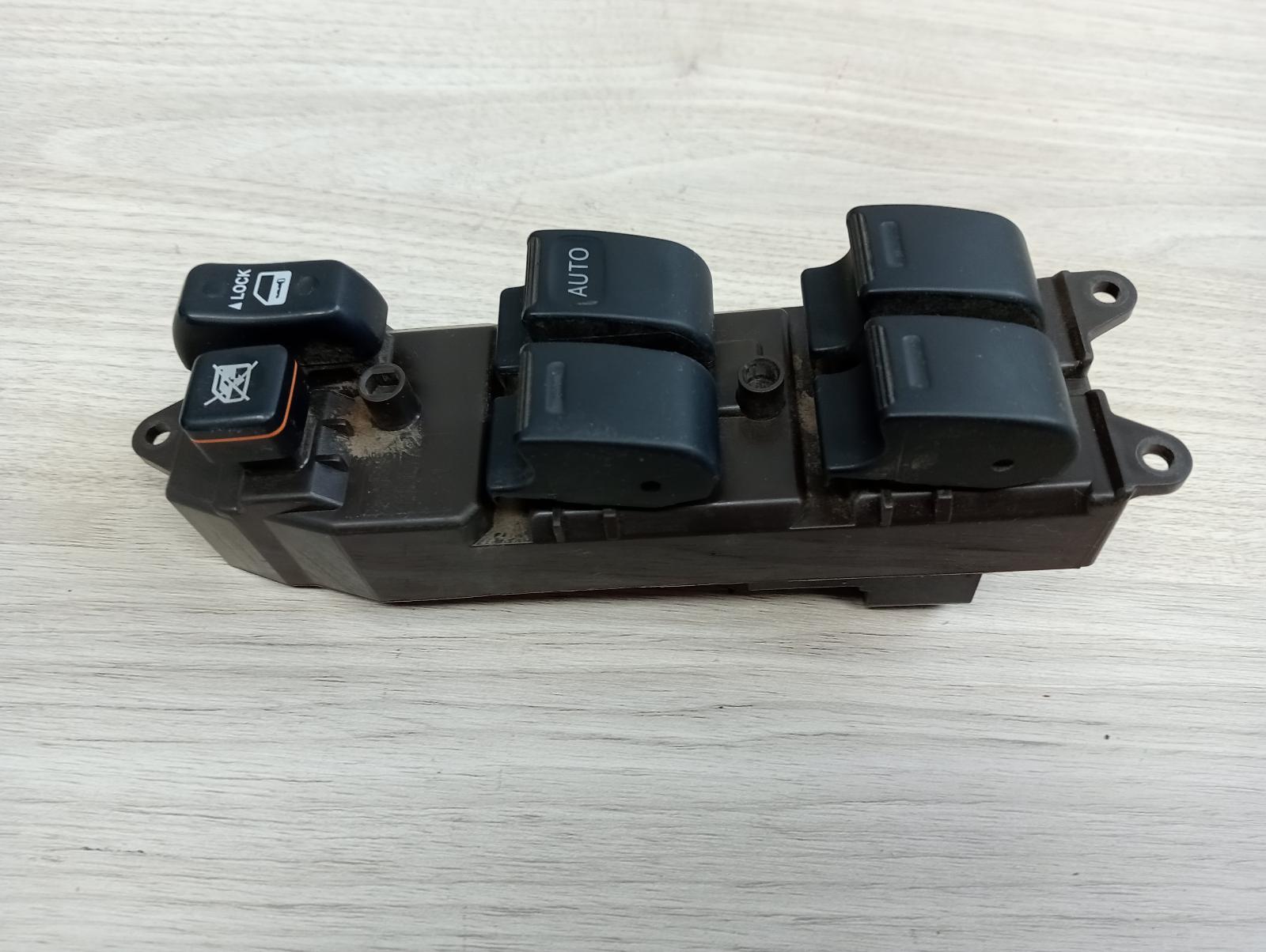 8949913
