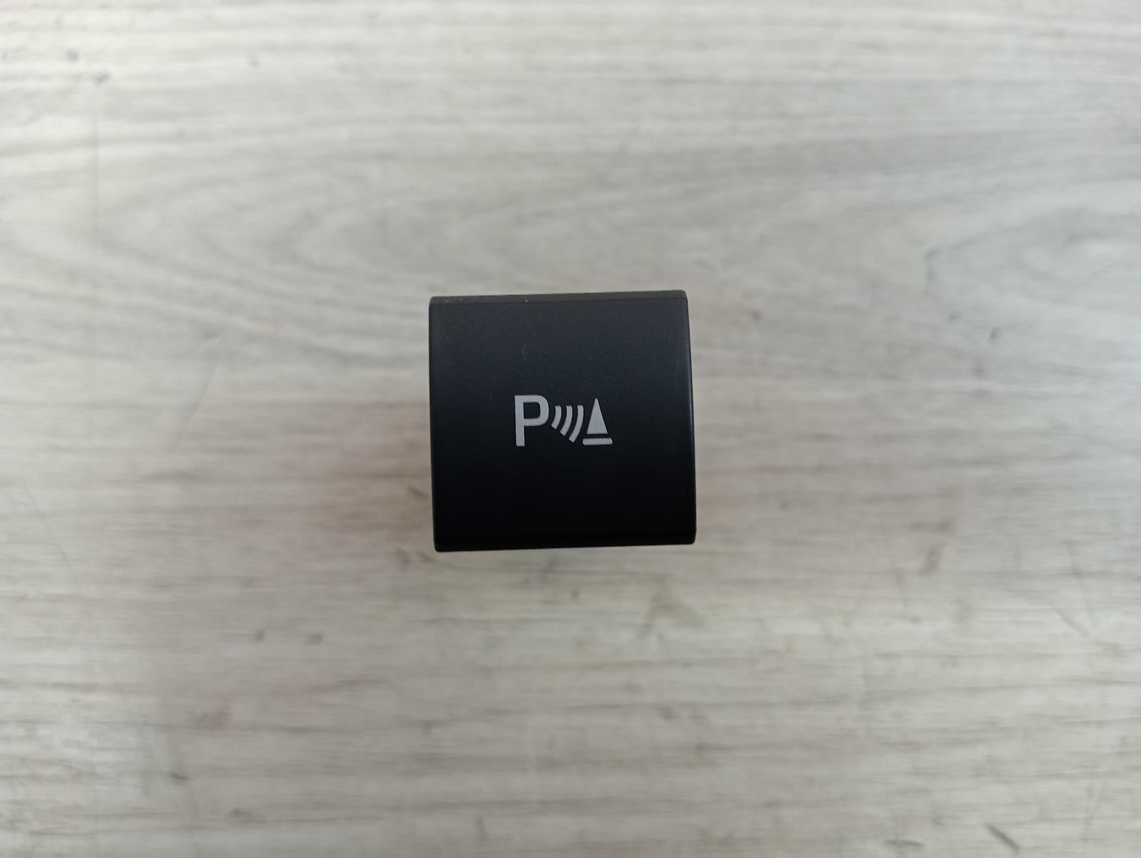 8969605