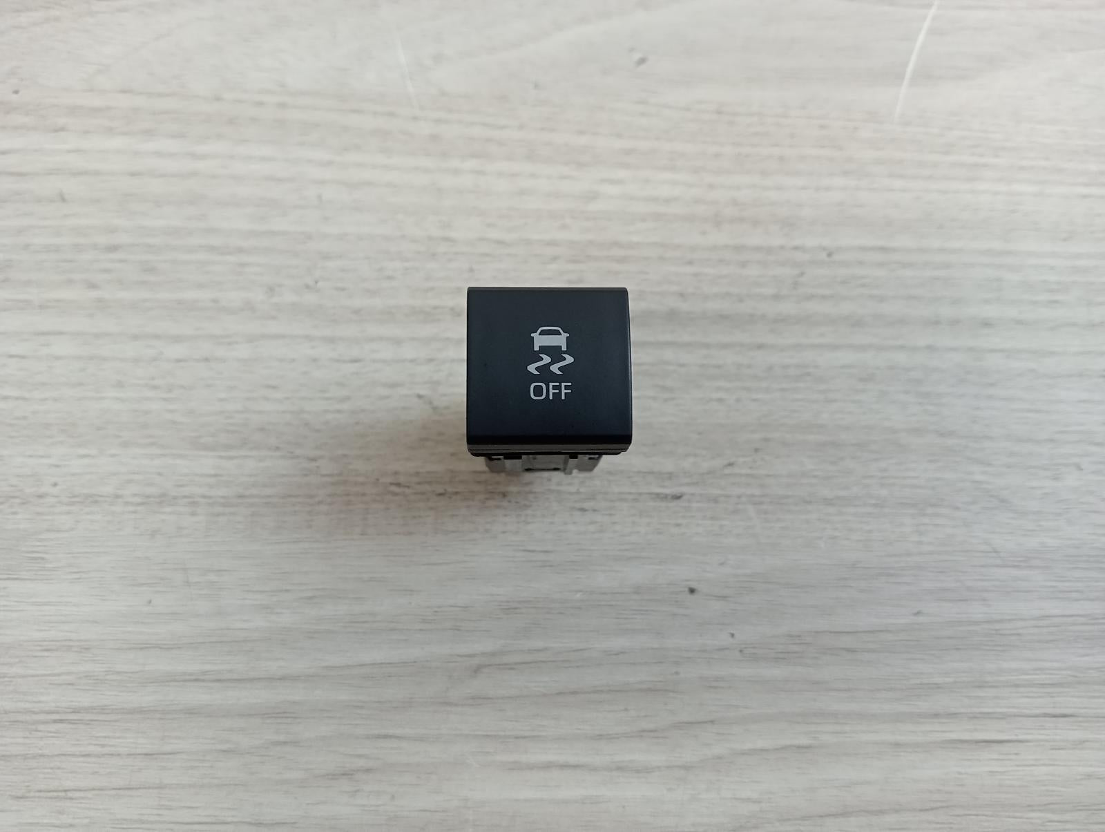 8937468
