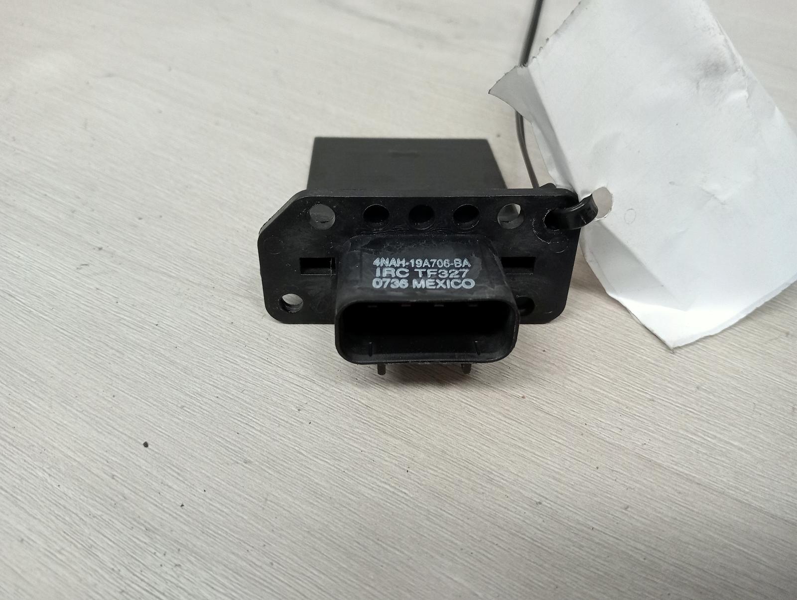8975828