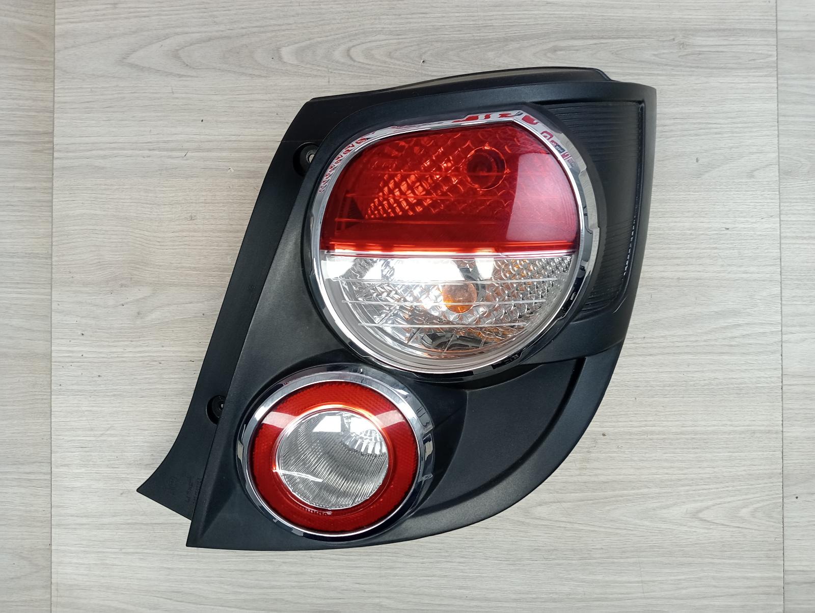 8974886