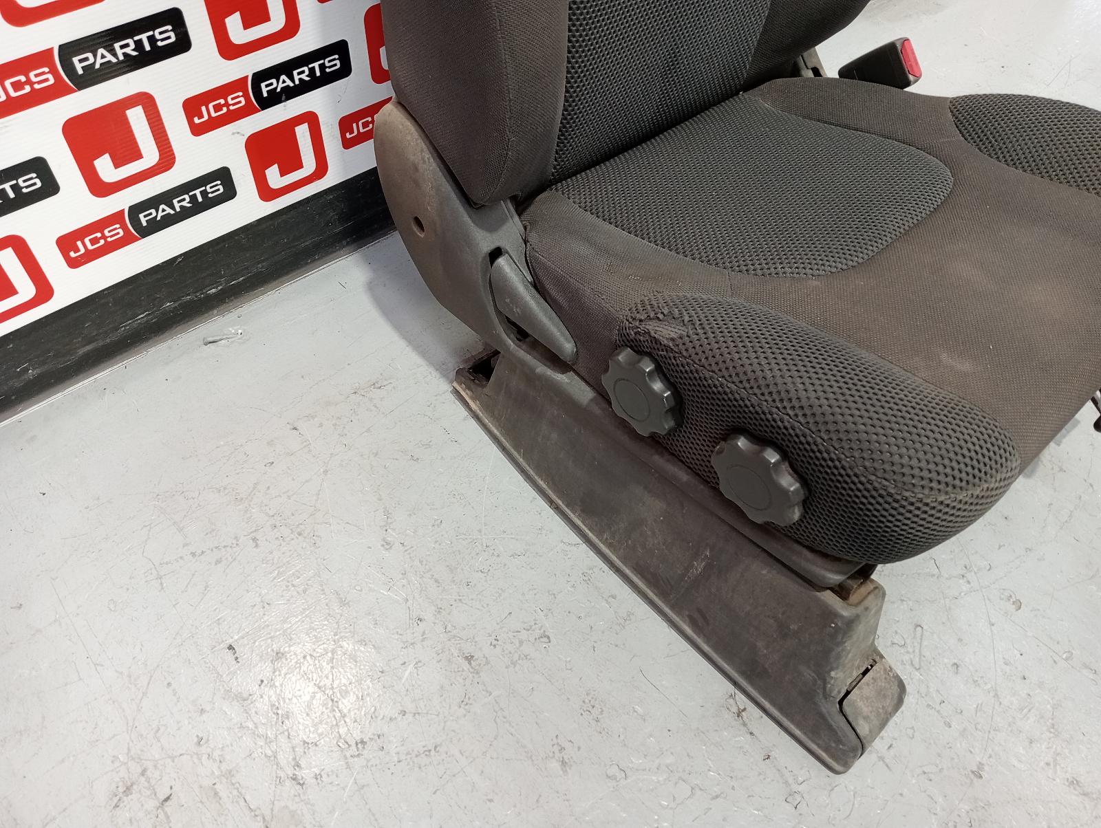 8775319