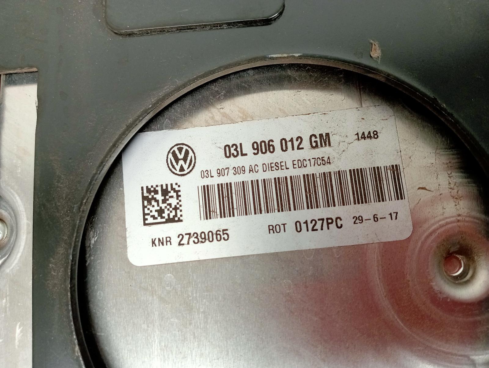 8976055