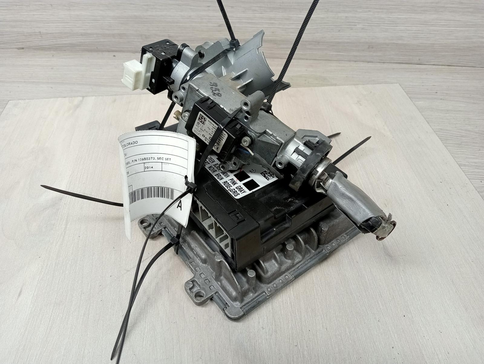8903528