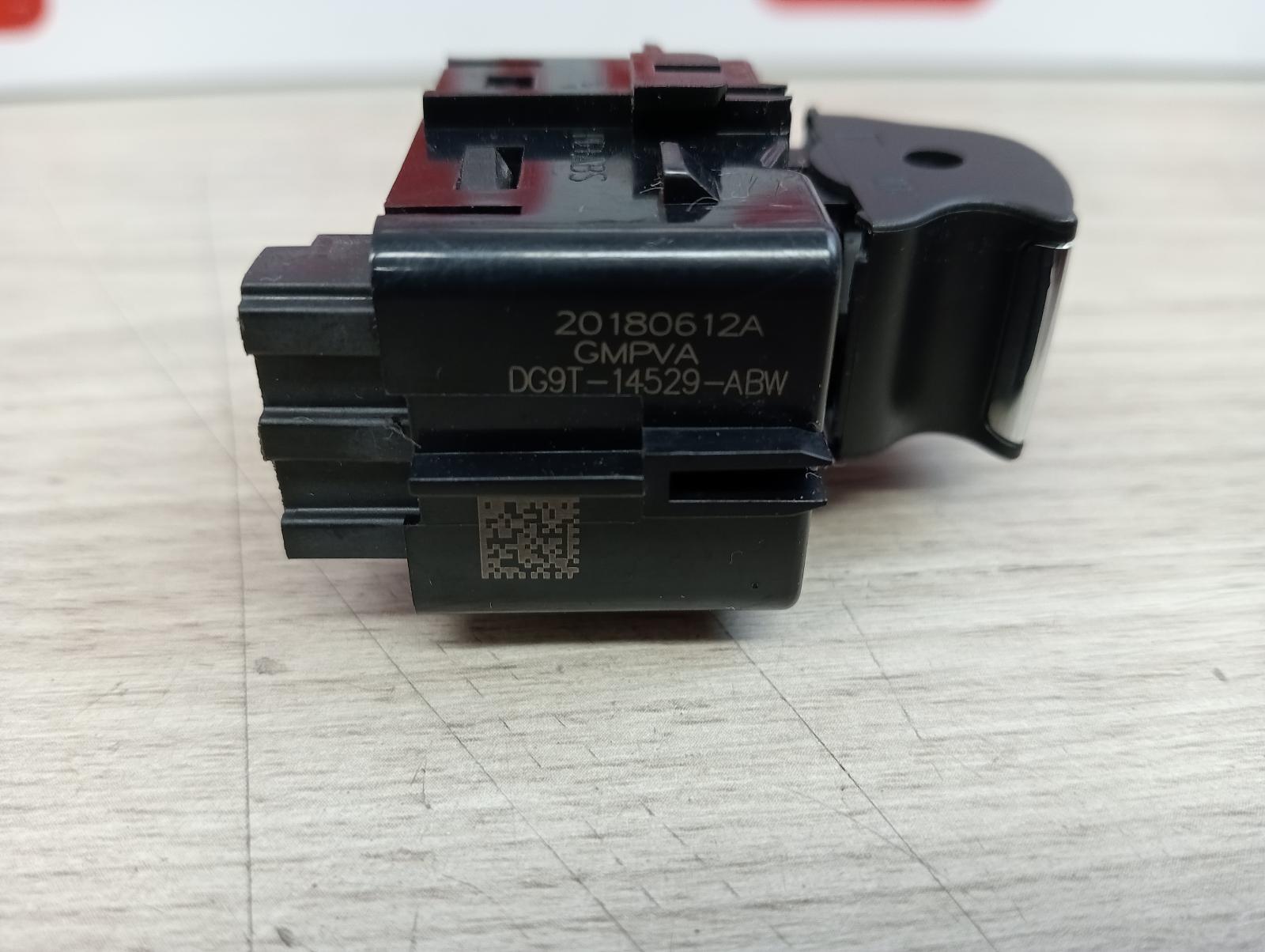 8951156