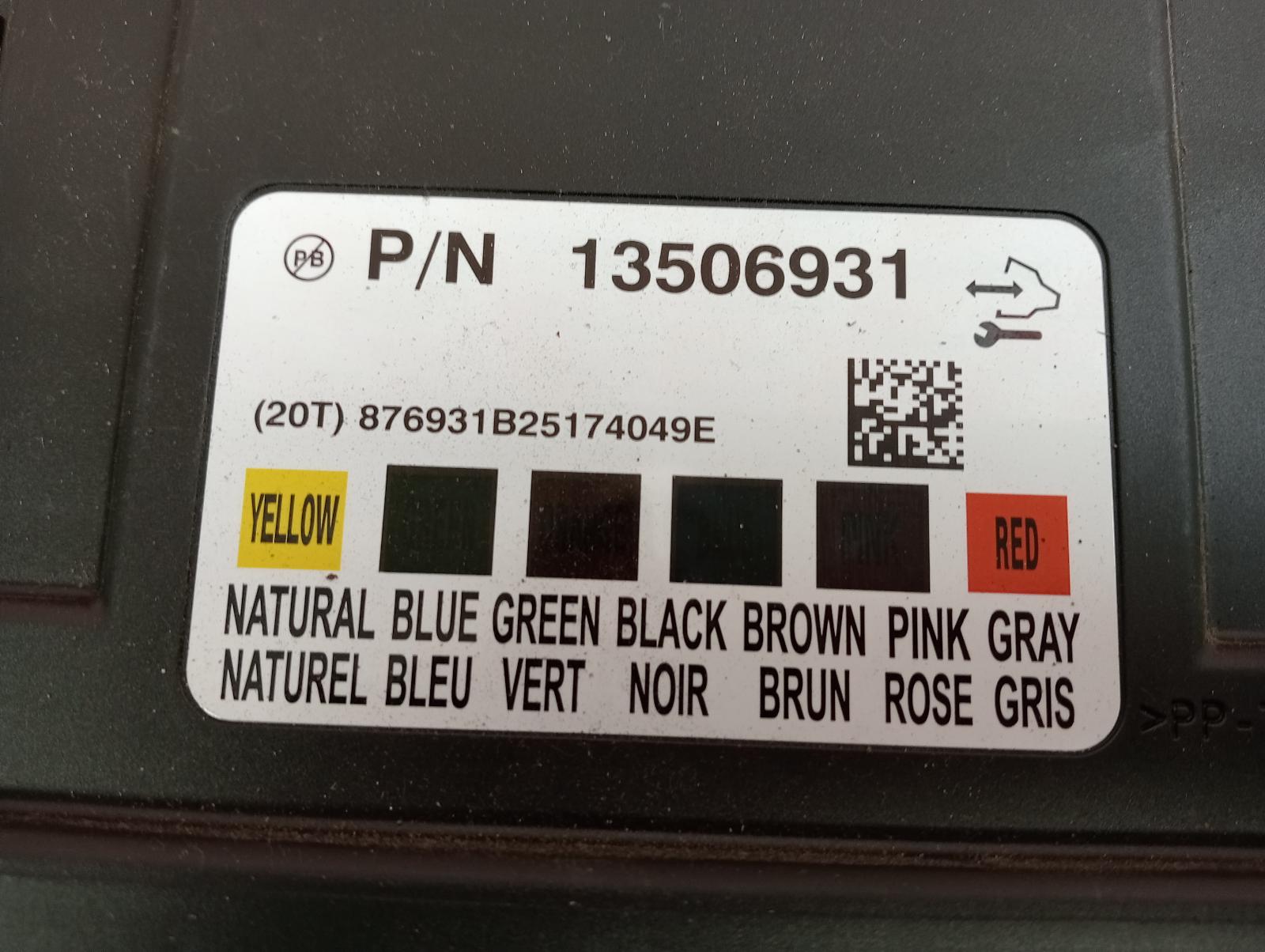 8937118