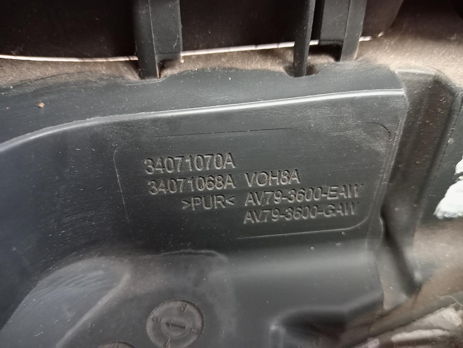 8835079
