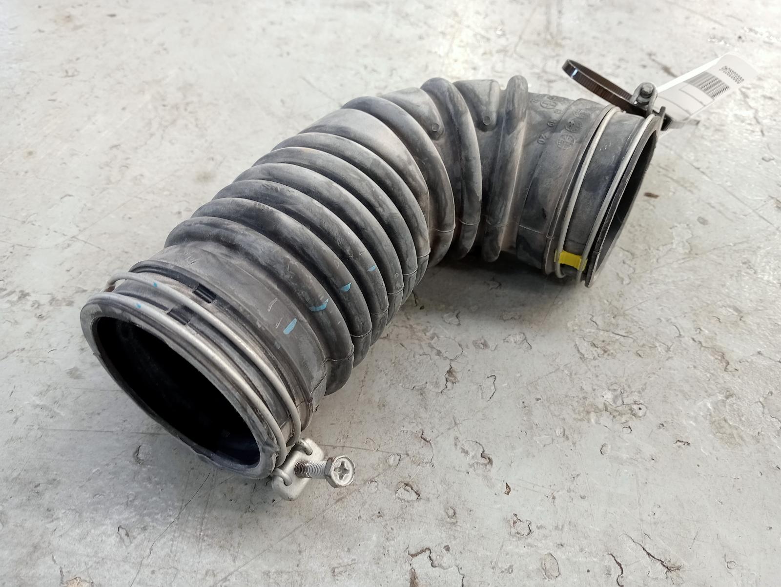 TOYOTA HILUX AIR CLEANER DUCT/HOS AIRBOX TO TURBO, 2.4/2.8, DIESEL, 2GD-FTV/1GD-