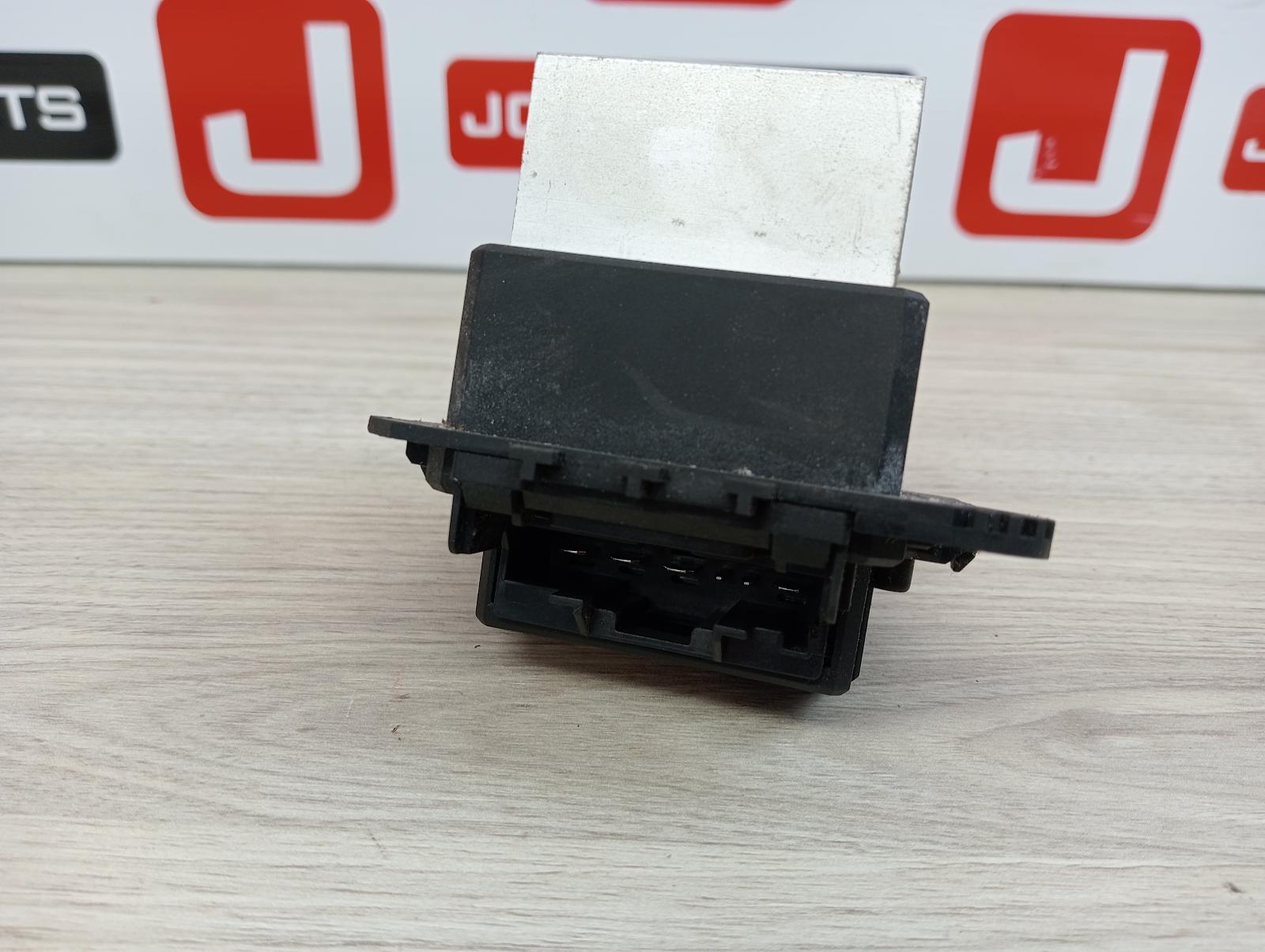 8950105