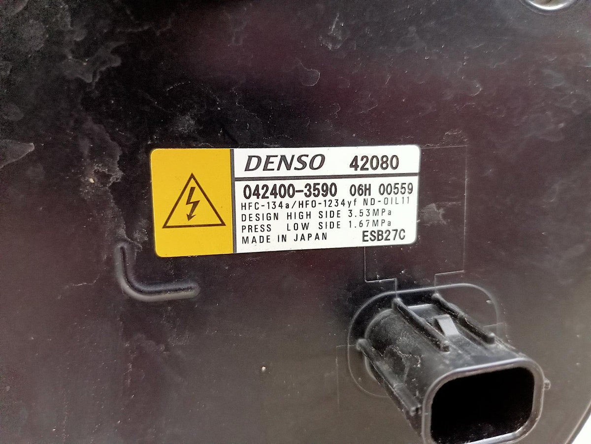 8986418