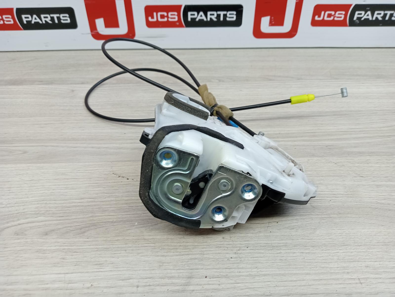 8959618