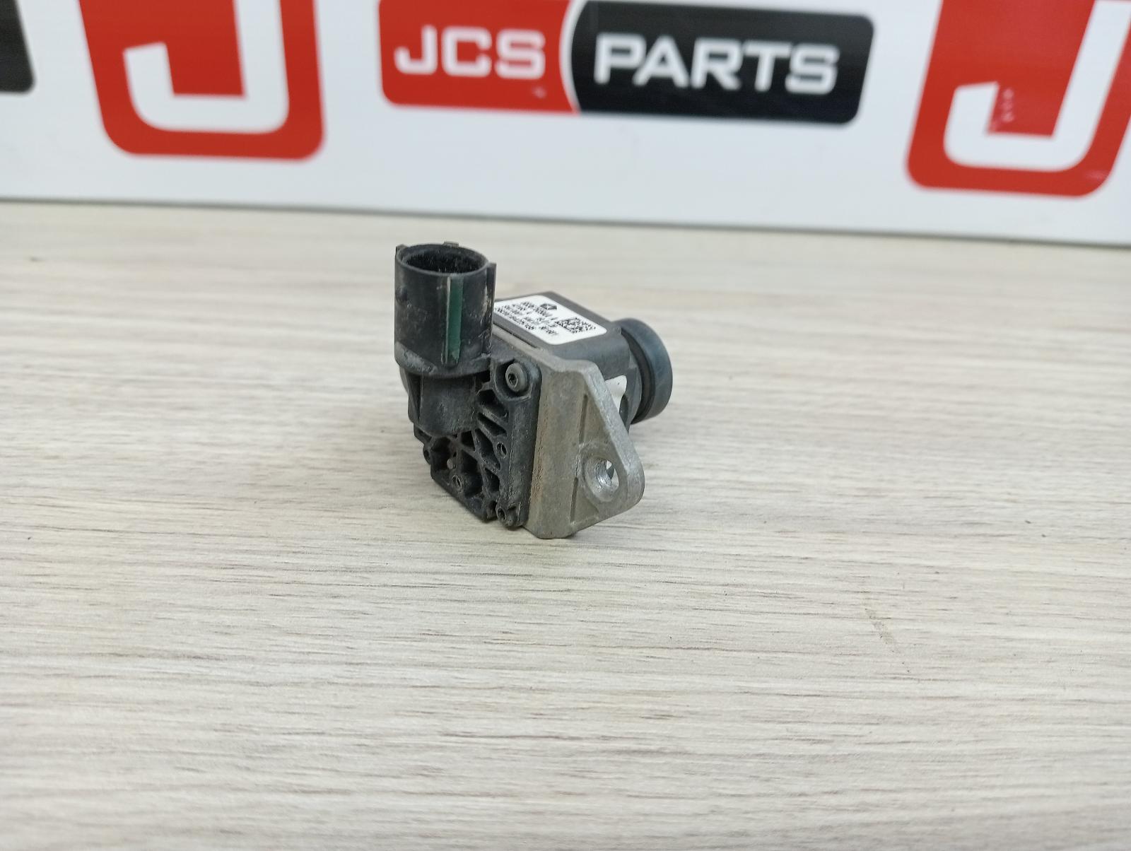 8950121