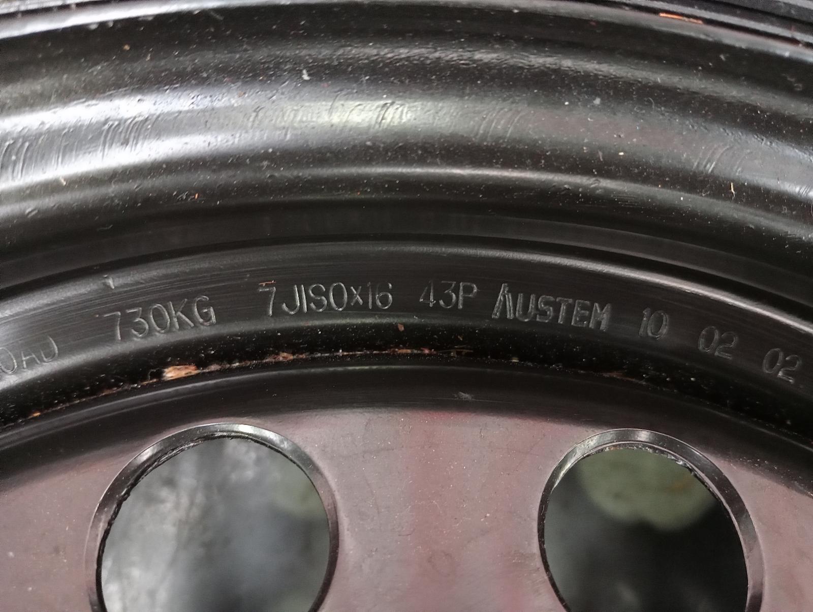 8835566