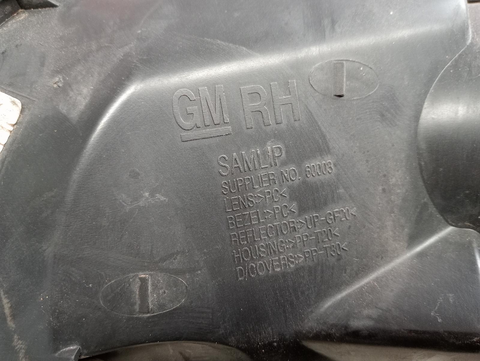8863400