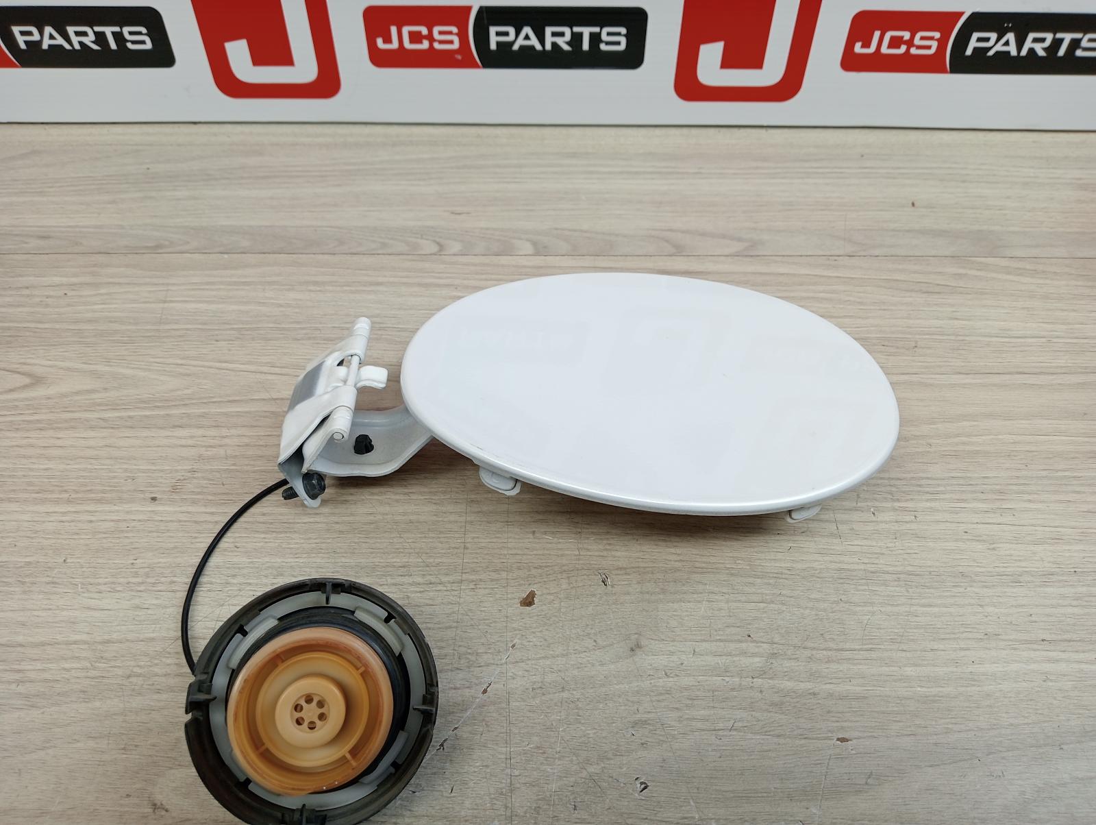 8976015