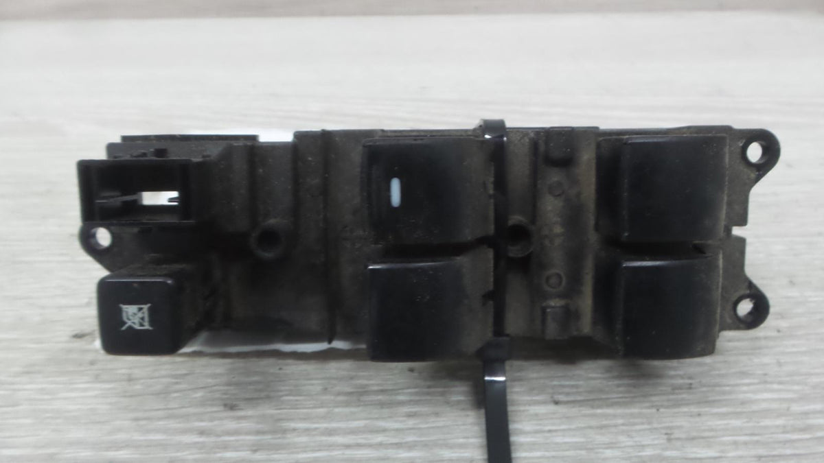 9003529