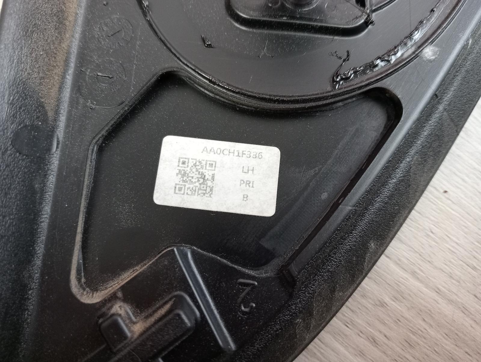 8853589