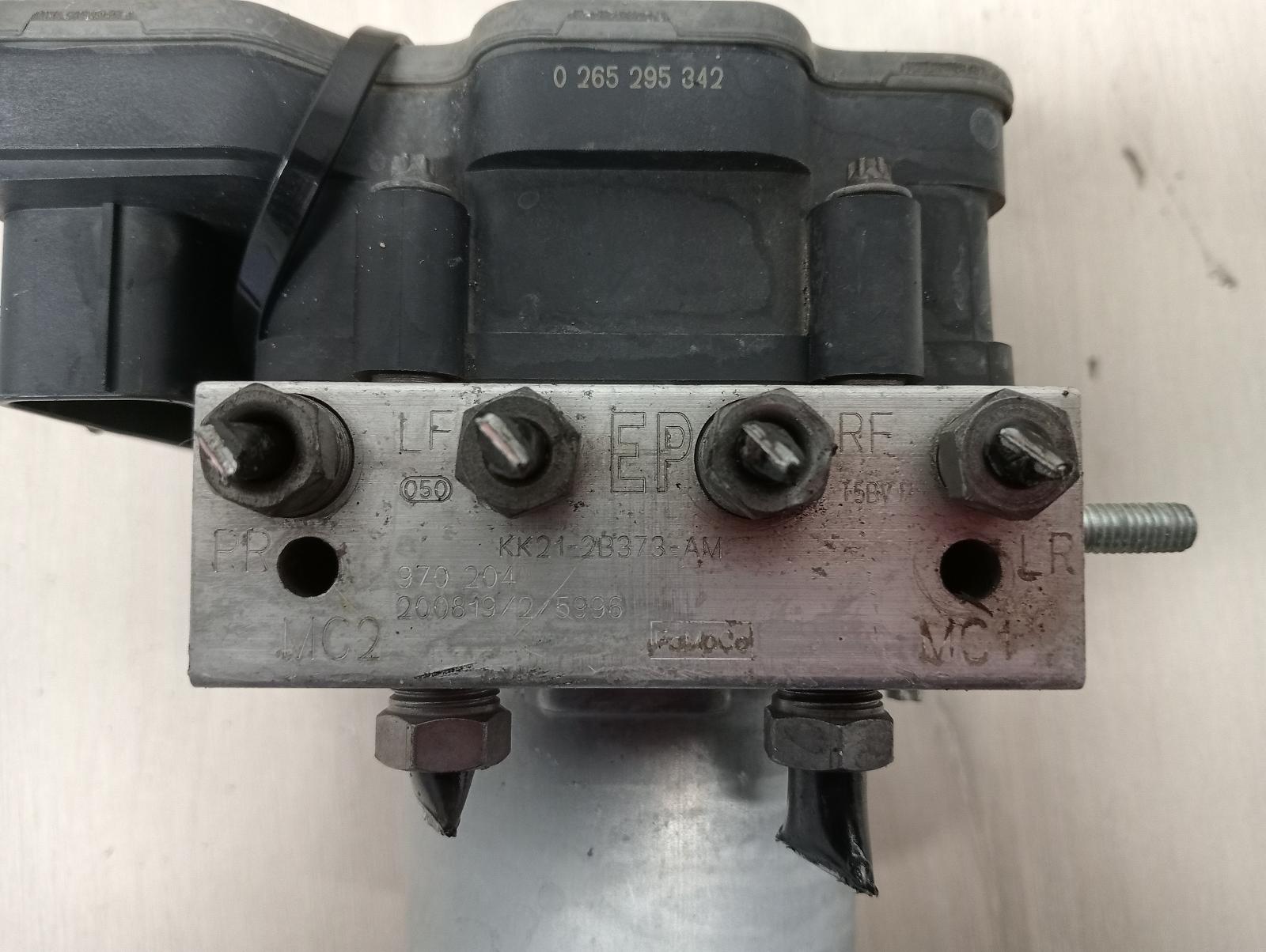 8946418