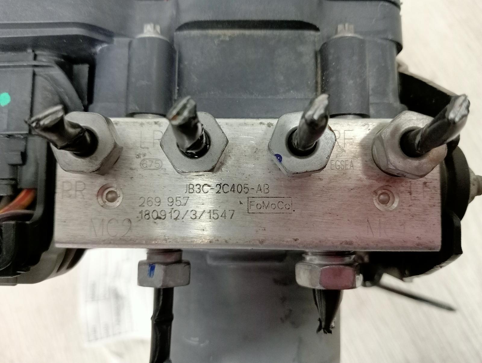 8952804