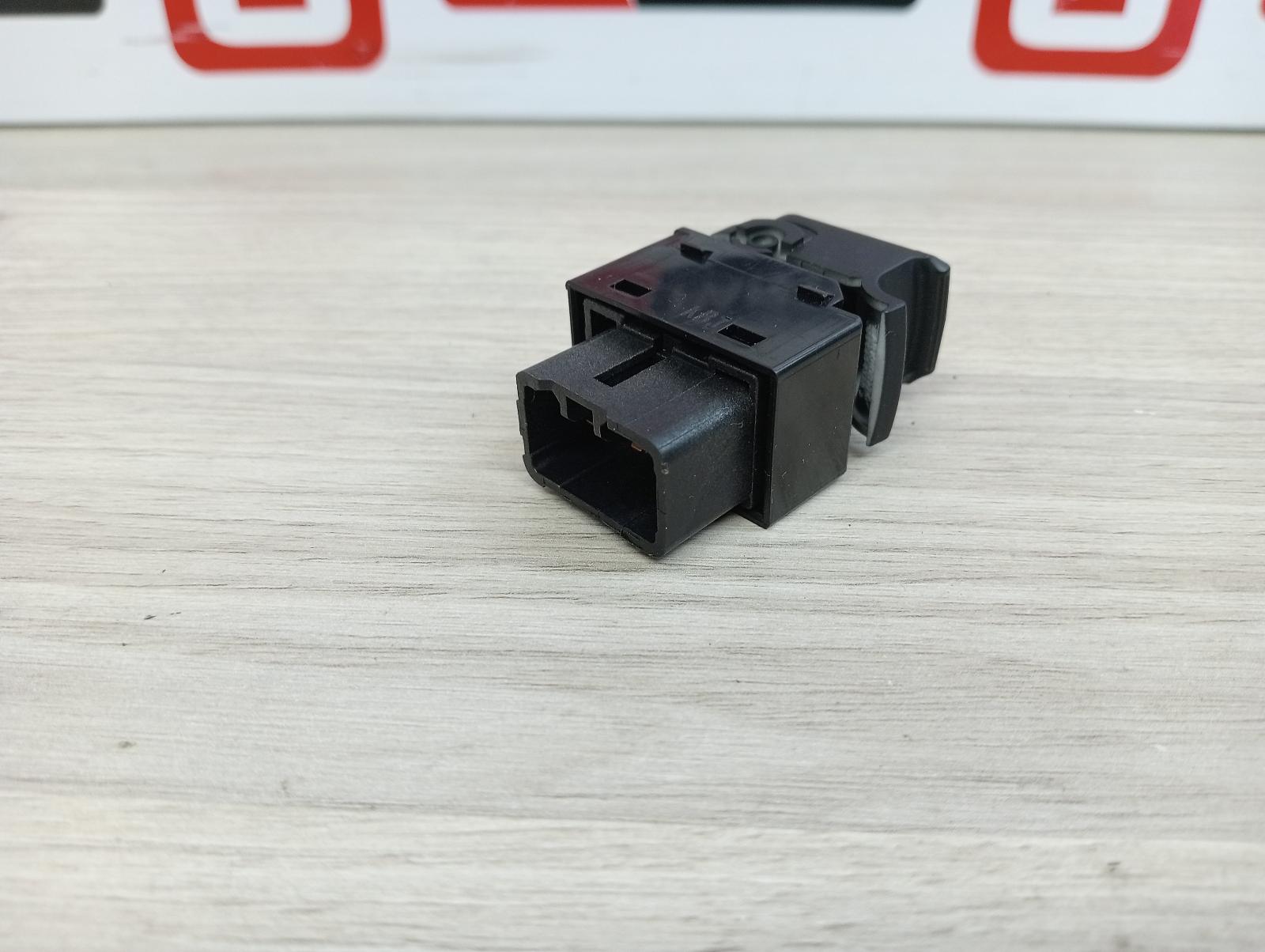 8982079