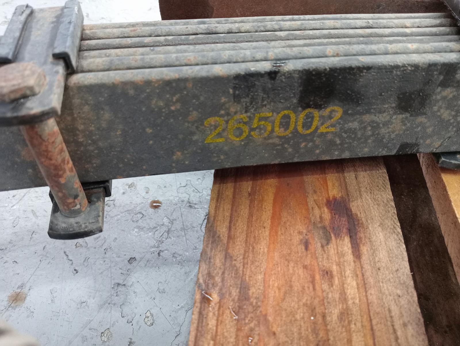 8952943