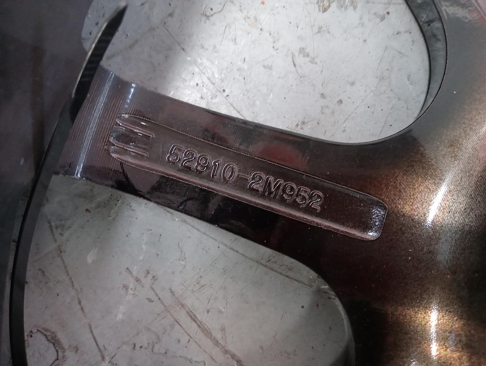 8905701