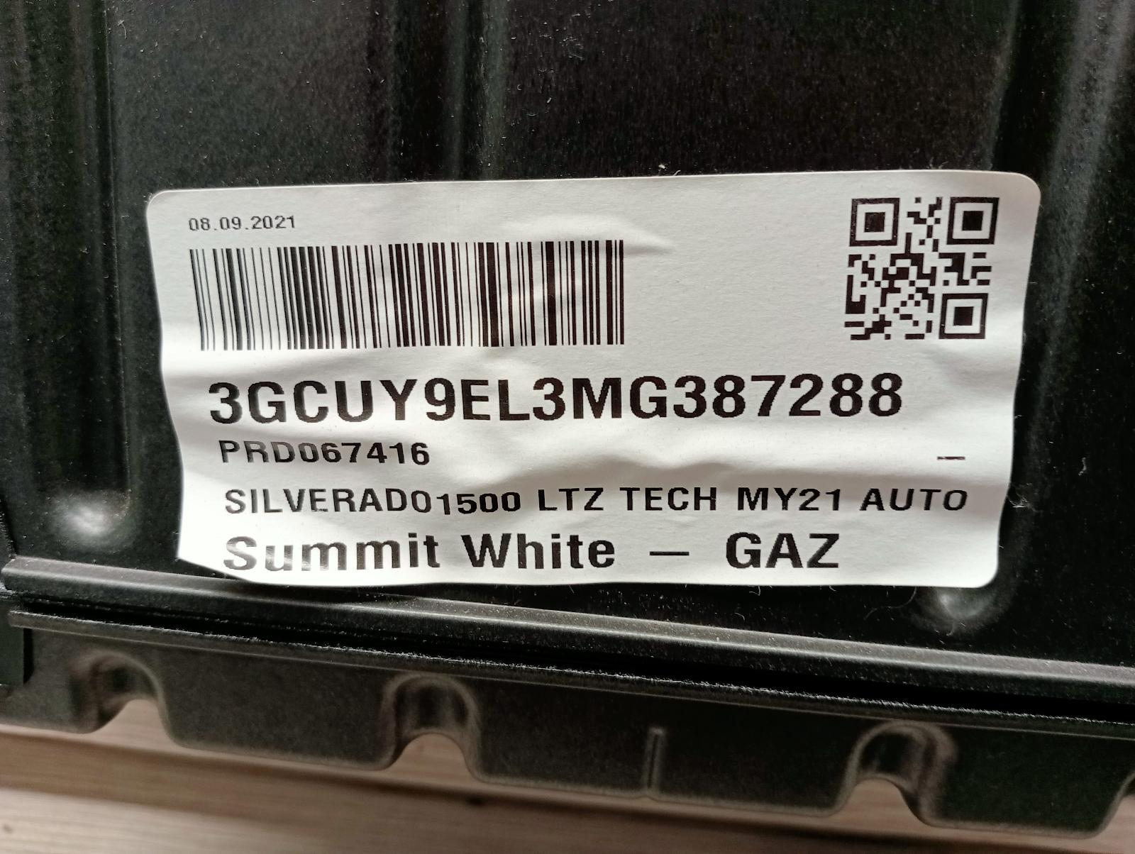 8945268