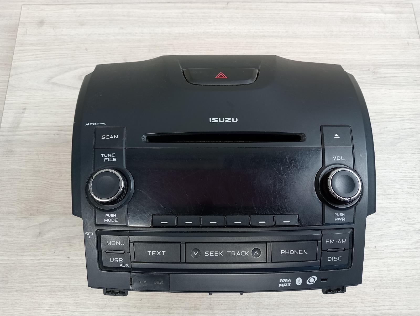 ISUZU DMAX STEREO/HEAD UNIT CD PLAYER, W/ BLUETOOTH, AUX &amp; USB, RC, 05/12-10