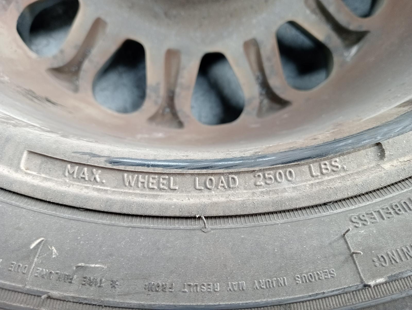 8984113