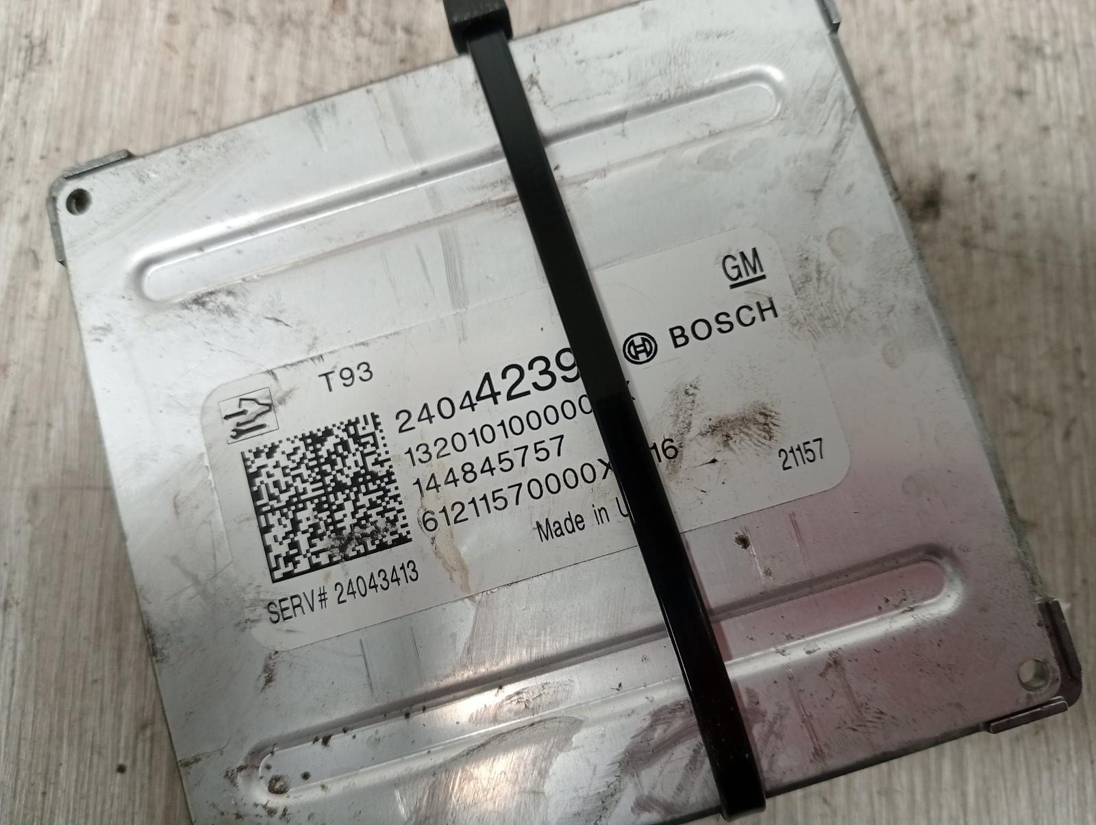 8945272
