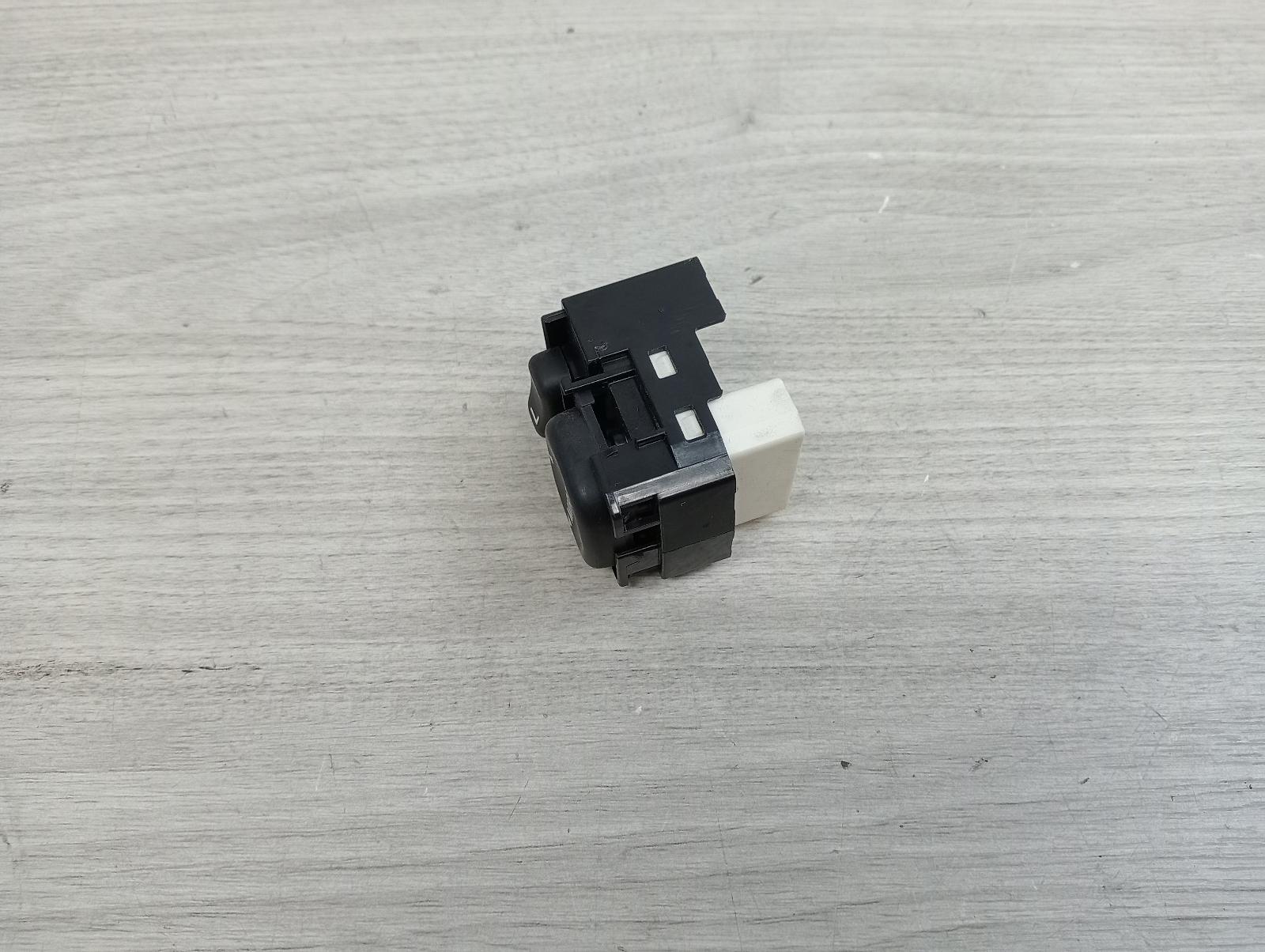 8951529