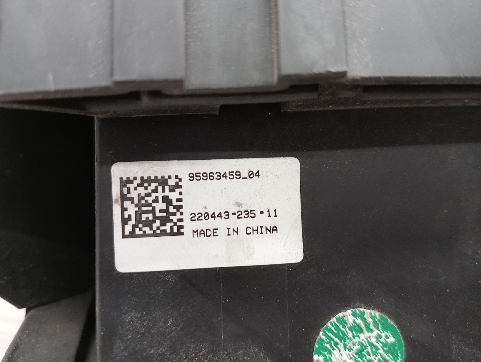8982105