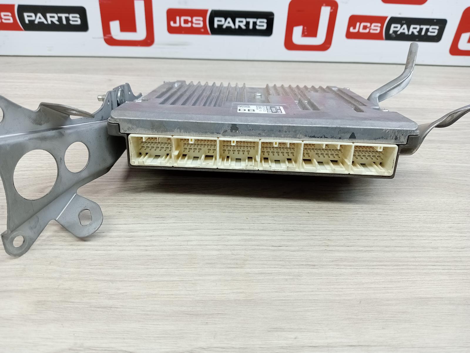 8953431