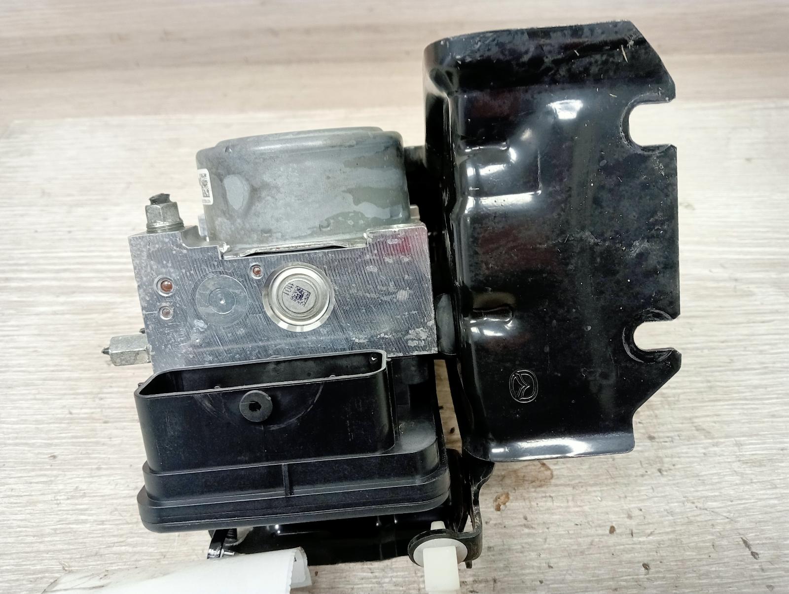 8951376