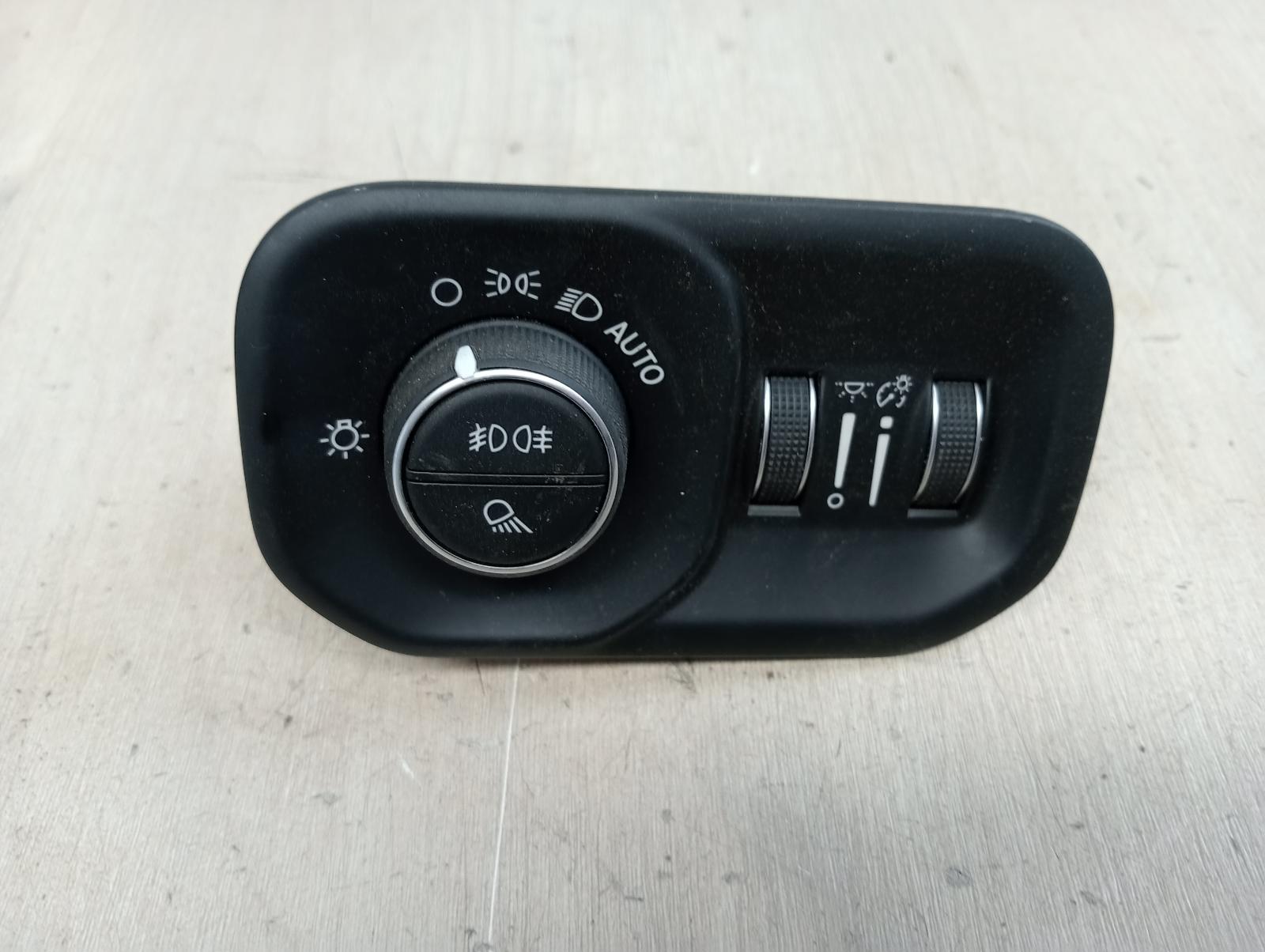 8960093
