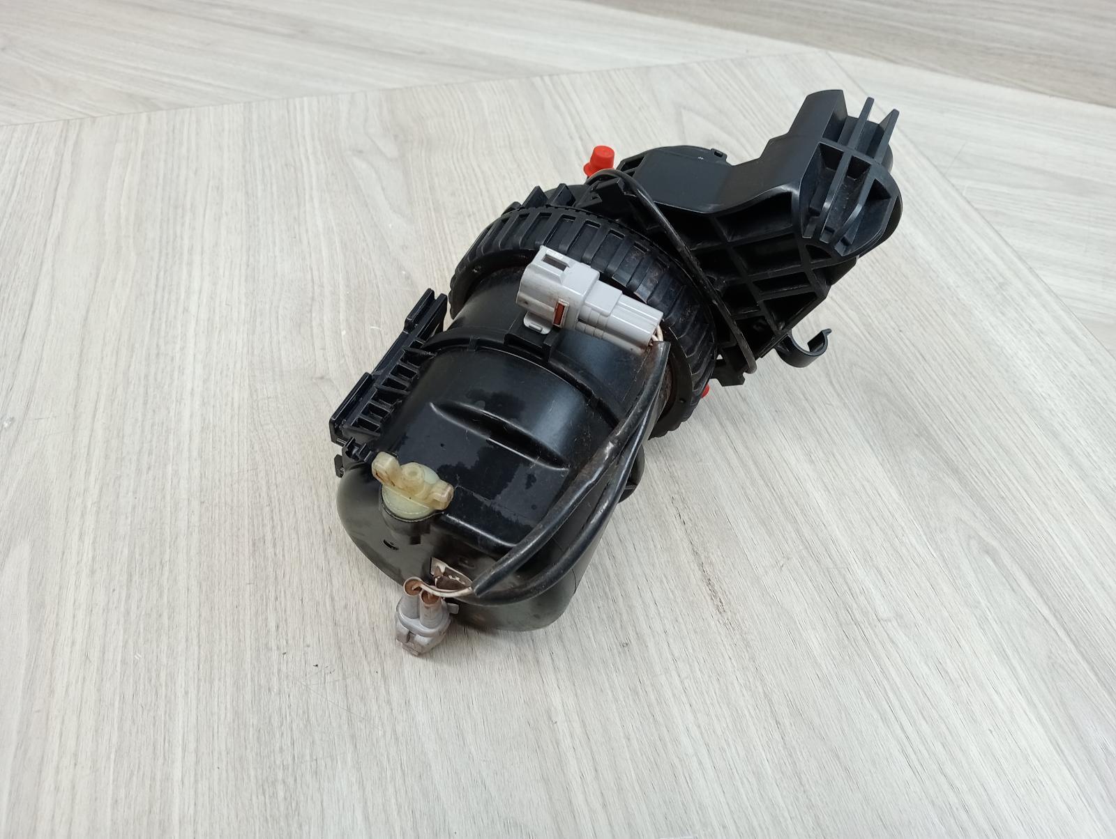 8950827