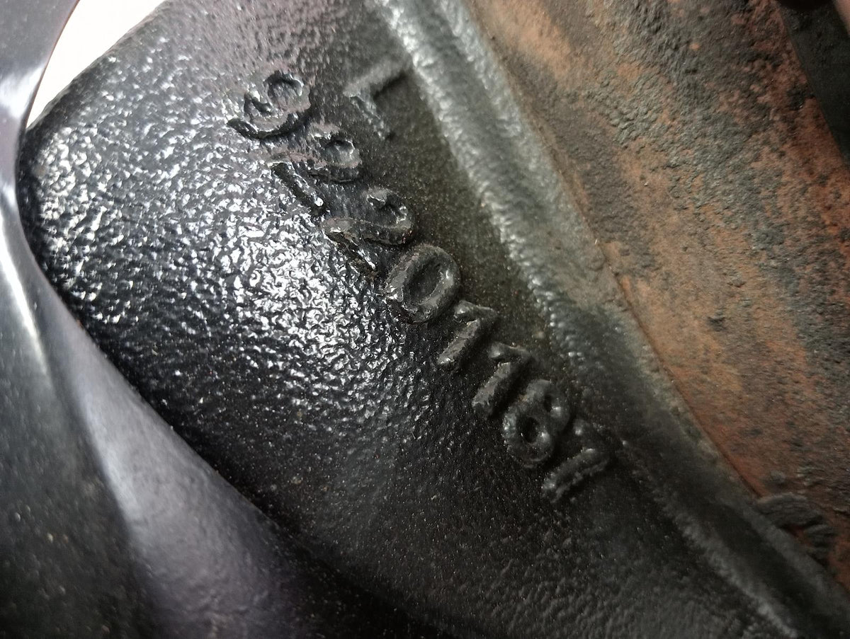 9049608