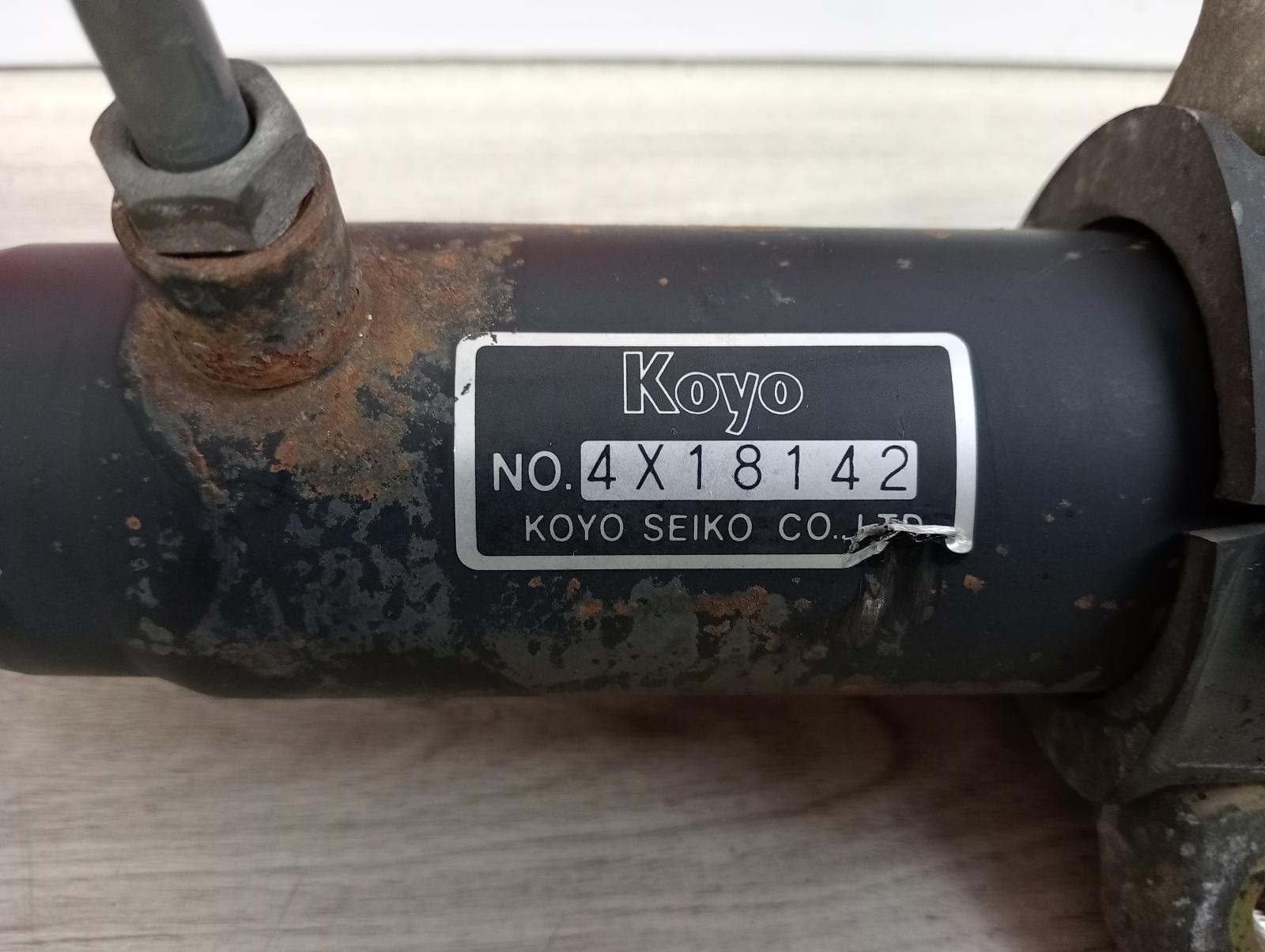 8952471